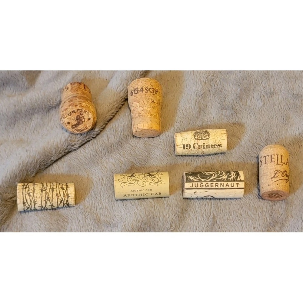 Lot‎ of 7 Assorted Wine Corks Apothic Stella 19 Crimes Juggernaut